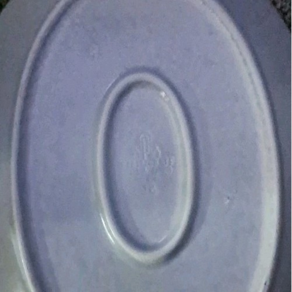 Pfaltzgraff Yorktowne #16 Platter Large Castle Backstamp - Picture 2 of 2